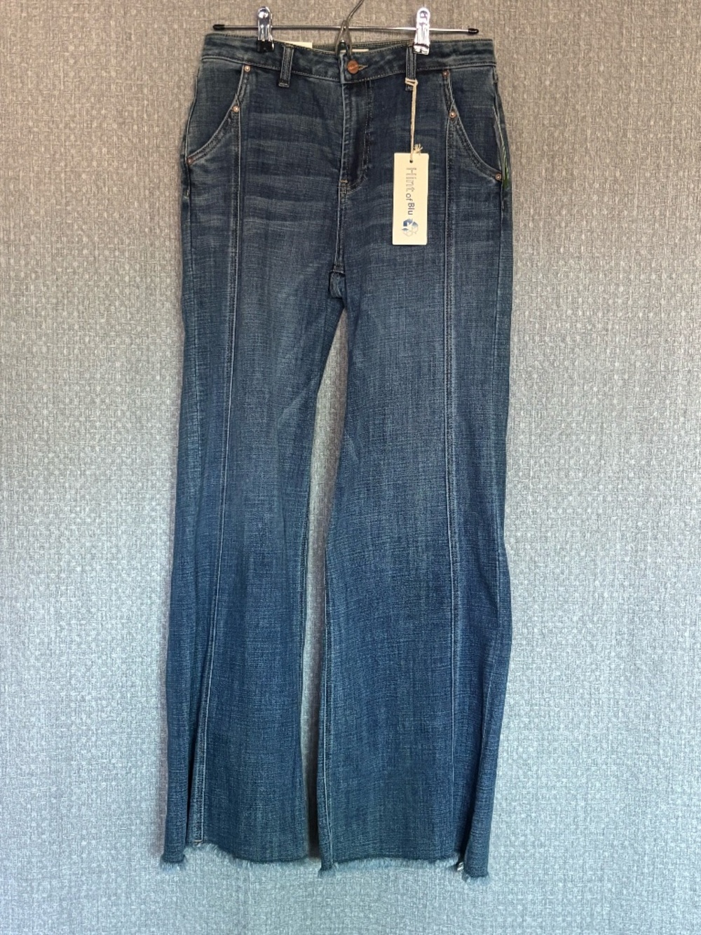 NWT Hint of Blu Mighty Wide Leg Jeans Size 29 Retro Raw Hem High Rise